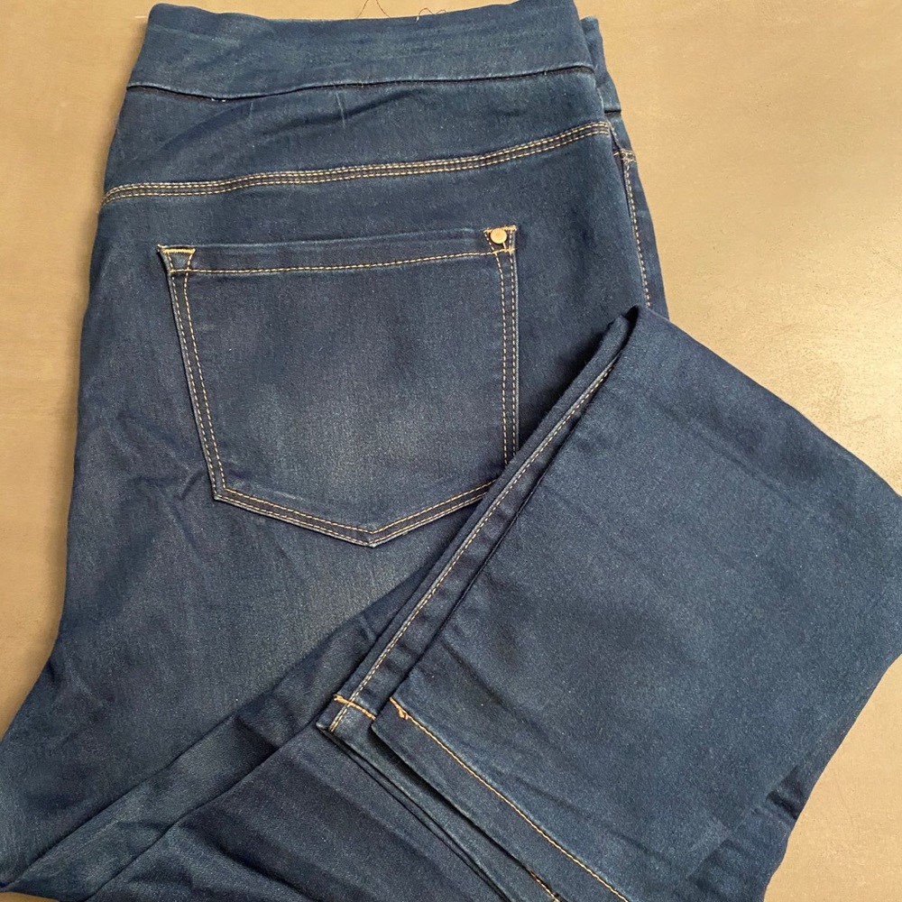 Jeans - Picture 2 of 3